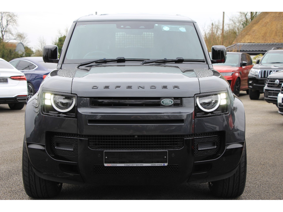 2022 Land Rover Defender - image 2