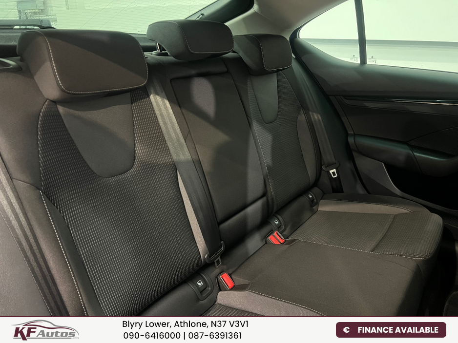 2023 Skoda Octavia - image 19