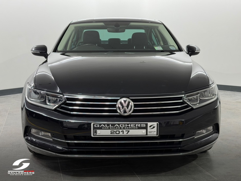2017 Volkswagen Passat - image 7