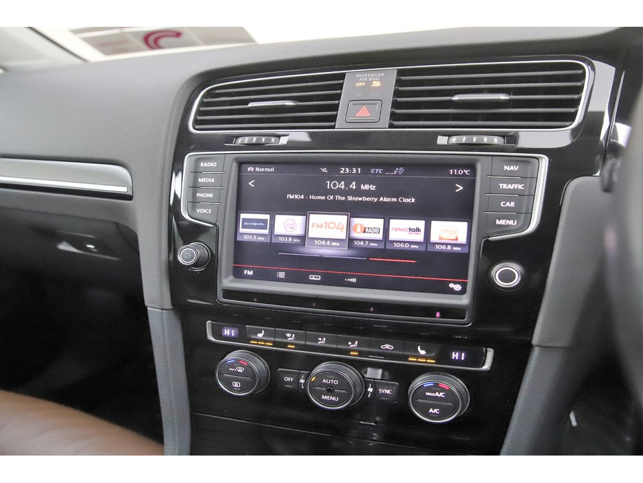 2018 Volkswagen Golf - image 16