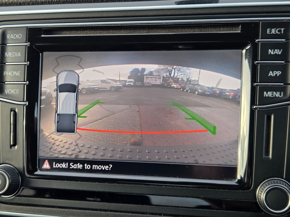 2017 Volkswagen Amarok - image 13