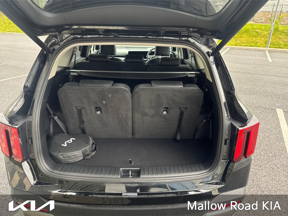 2025 Kia Sorento - image 12