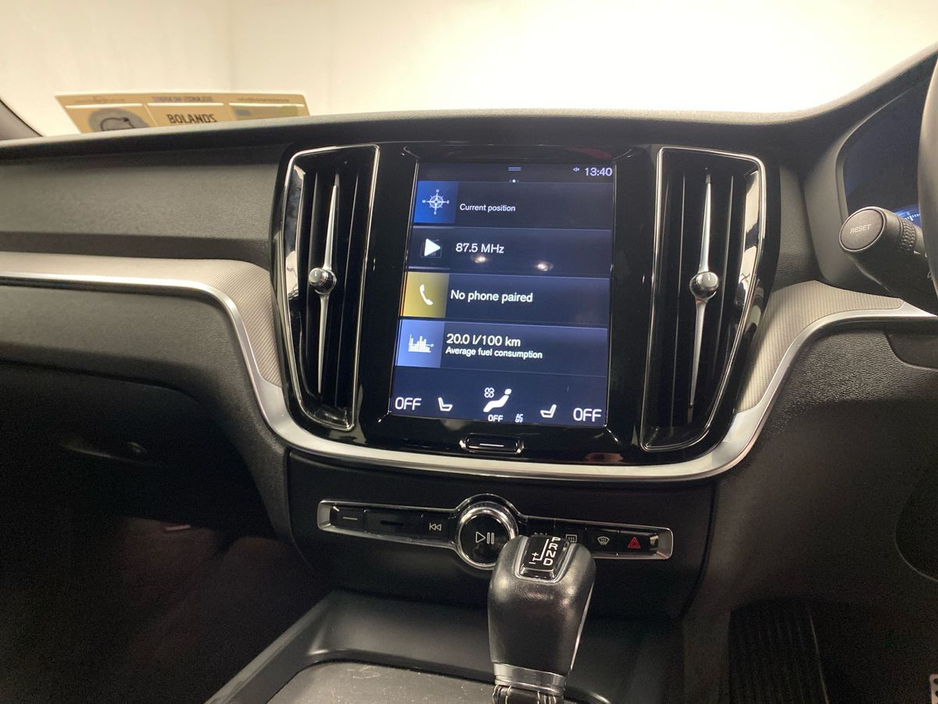 2019 Volvo S60 T5 (250hp) R-Design Auto €25,995