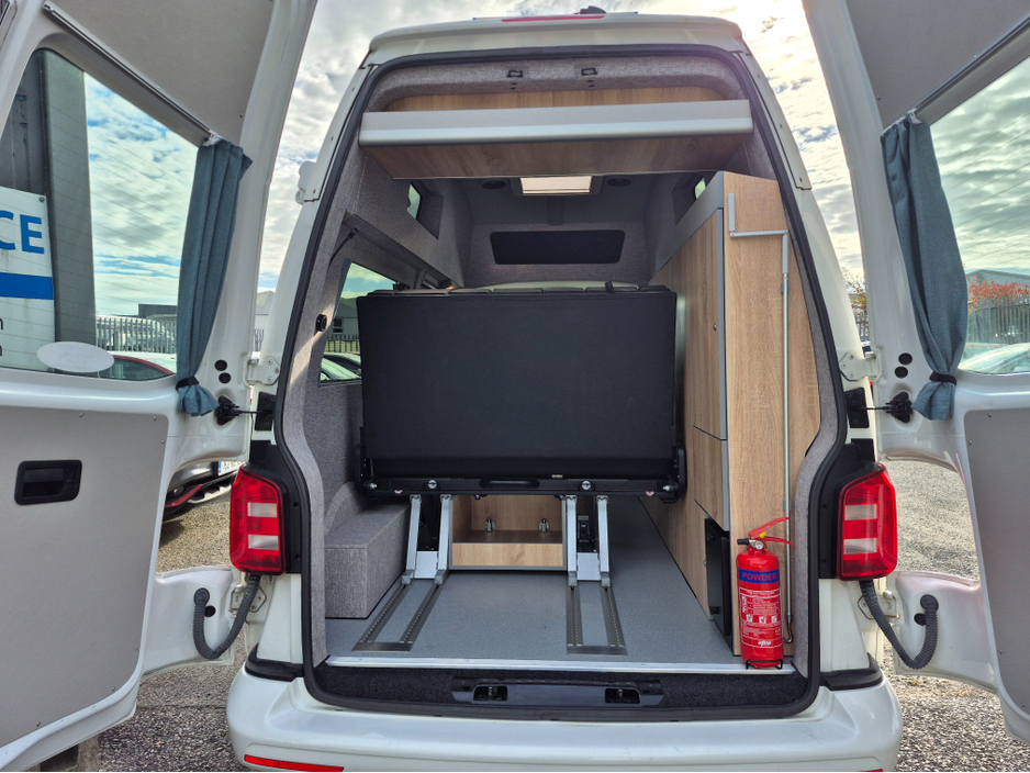 2017 Volkswagen Transporter T6 PVL 3000KG TDI 150HP D7F 5DR €54,950