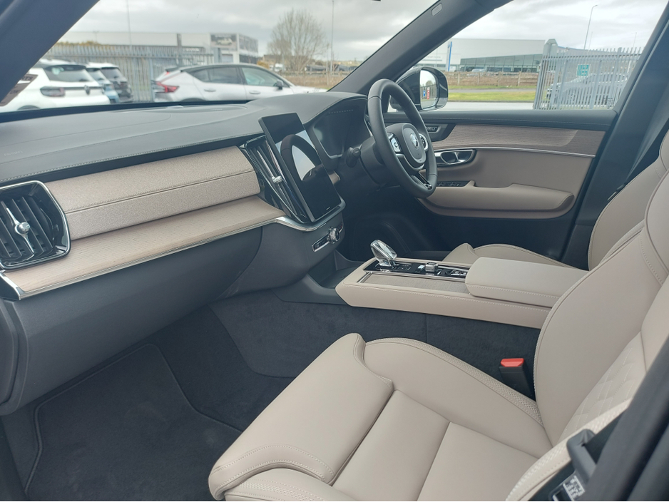2026 Volvo XC90 - image 22