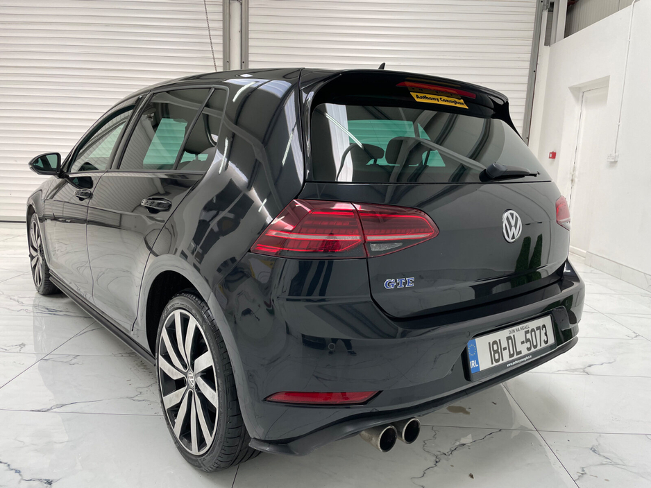 2018 Volkswagen Golf - image 5