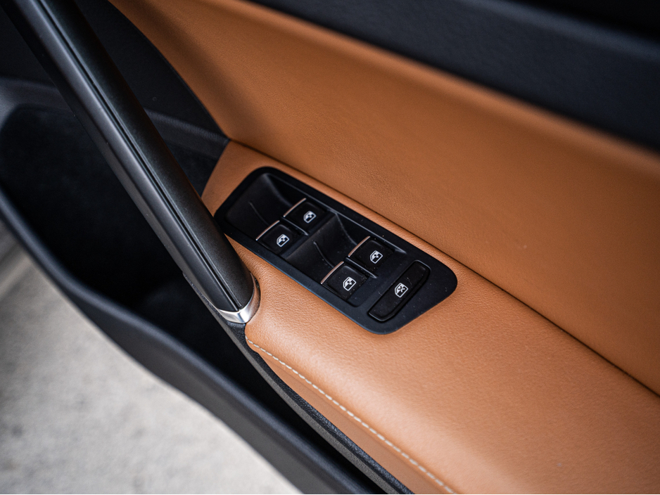 2016 Volkswagen Golf - image 23