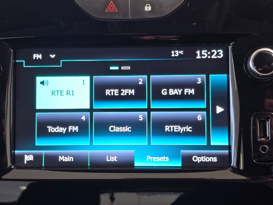 2019 Renault Clio - image 12