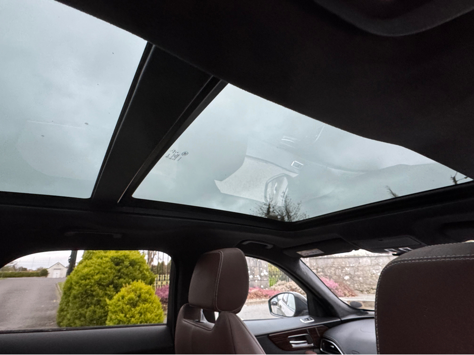 2016 Jaguar F-Pace - image 20