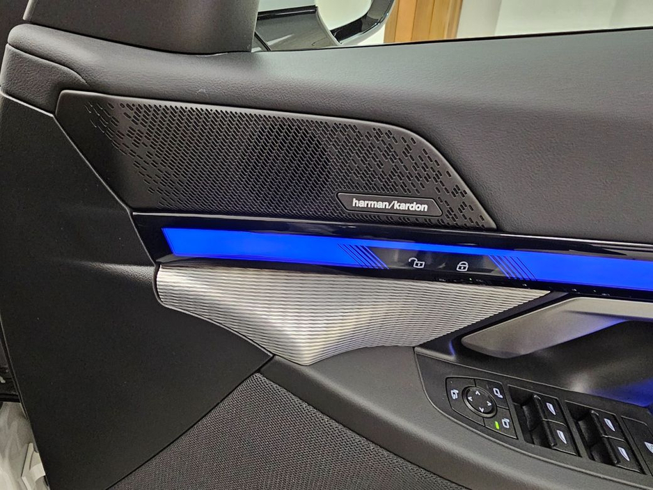 2025 BMW i5 - image 11