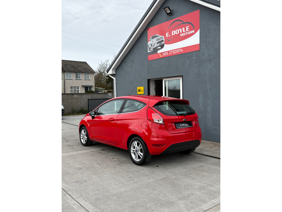 2014 Ford Fiesta - image 4