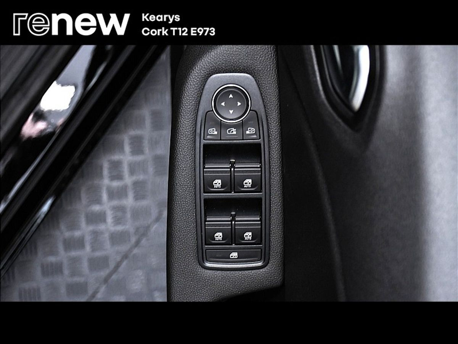 2025 Renault Clio - image 17