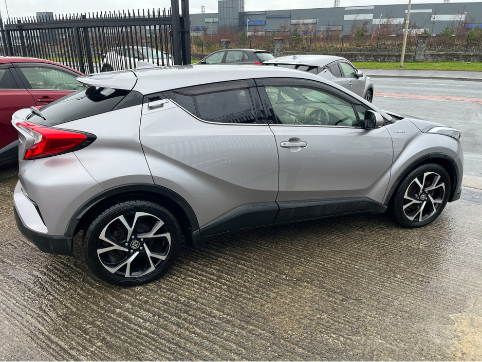 2017 Toyota C-HR 1.8 HYBRID AUTO LOW KM HIGH SPEC €17,450