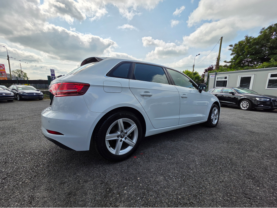 2020 Audi A3 1.4 TFSI  VIRTUAL COCKPIT  SMARTPHONE INTERFACE- SATNAV - VIRTUAL COCKPIT - NAVIGATION REVERSING CAMERA -BLIND SPOT - PARKING SENSORS- €22,950