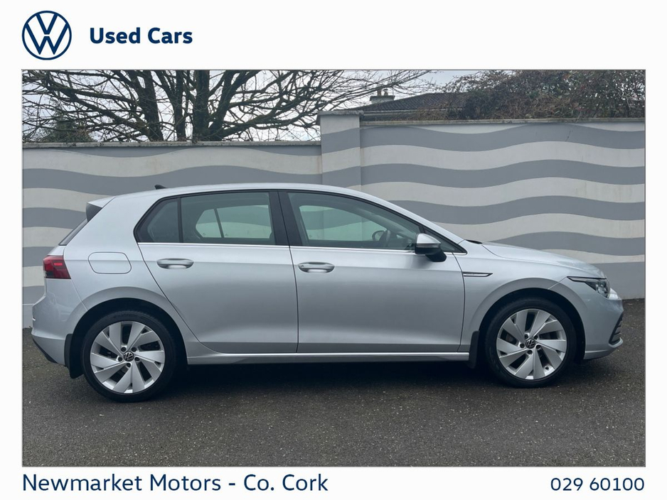 2023 Volkswagen Golf - image 11