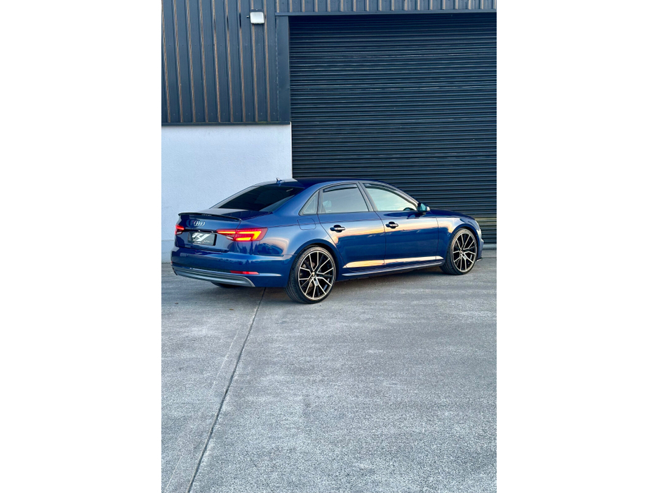 2018 Audi A4 - image 9