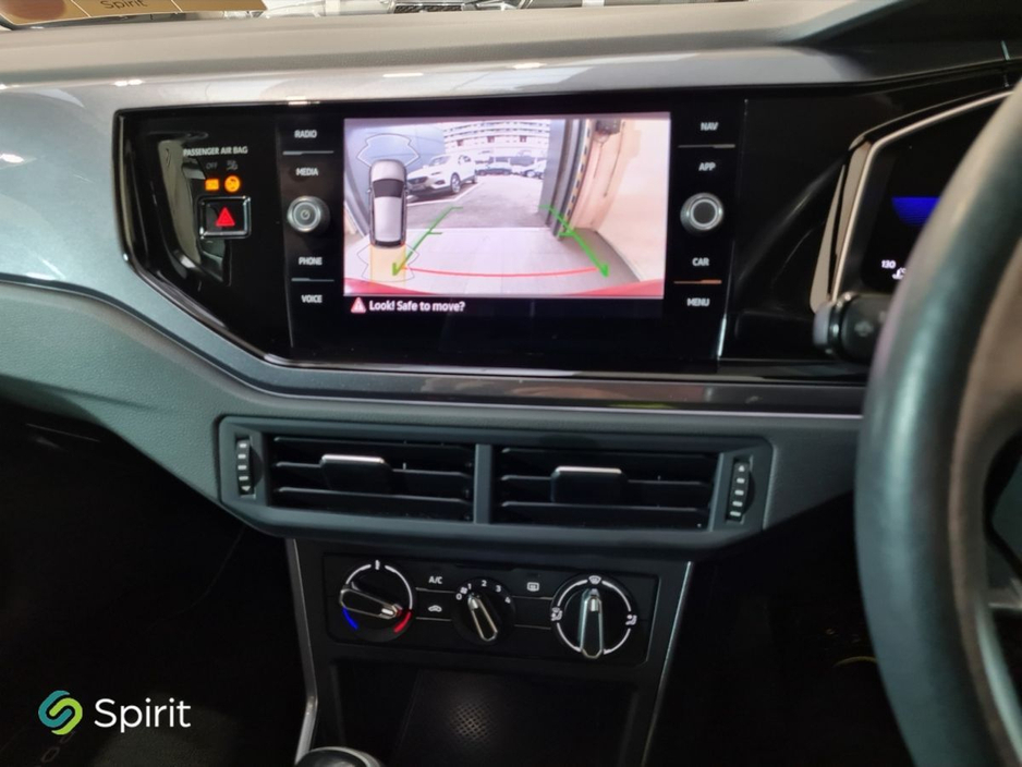 2023 Volkswagen Polo - image 10