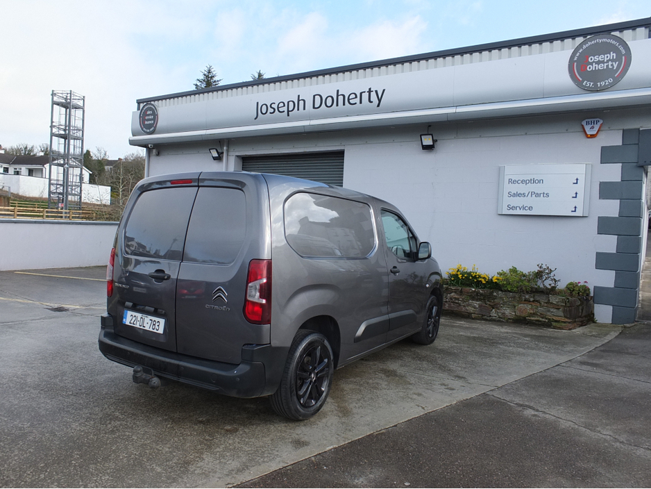 2022 Citroen Berlingo - image 7