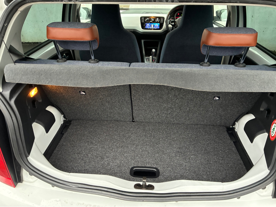 2016 Volkswagen up! 1.0i Petrol Jeans Up Automatic €10,750