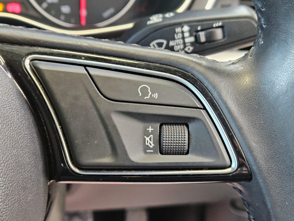 2017 Audi A4 - image 9