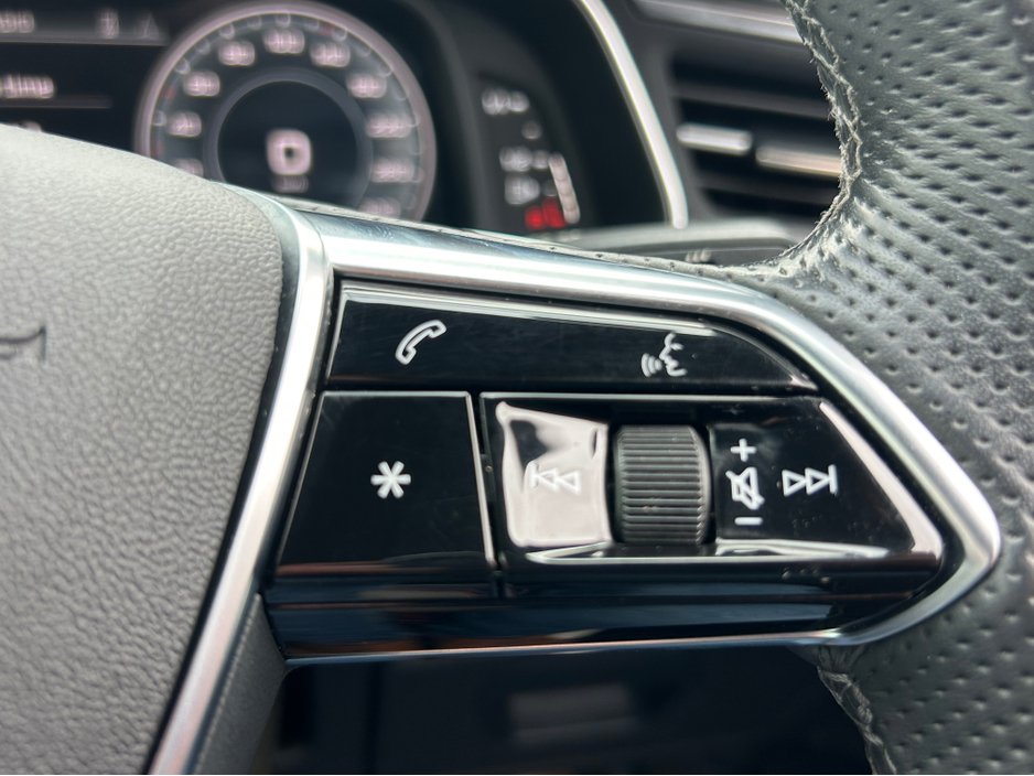 2021 Audi A7 - image 12