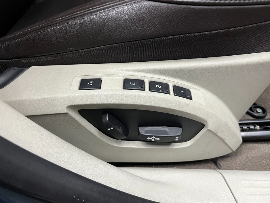 2014 Volvo V40 €10950 2014 VOLVO V40 T4 SE 1.6 AUTOMATIC / CRUISE CONTROL / REVERSE CAMERA / ELECTRIC MEMORY & HEATED SEATS €10,950