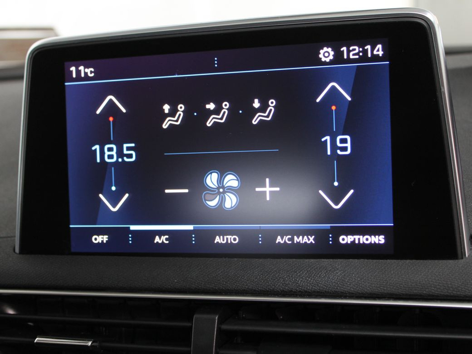 2019 Peugeot 3008 - image 14