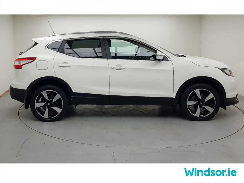 2017 Nissan Qashqai 1.2 PET SV PREMIUM €17,995