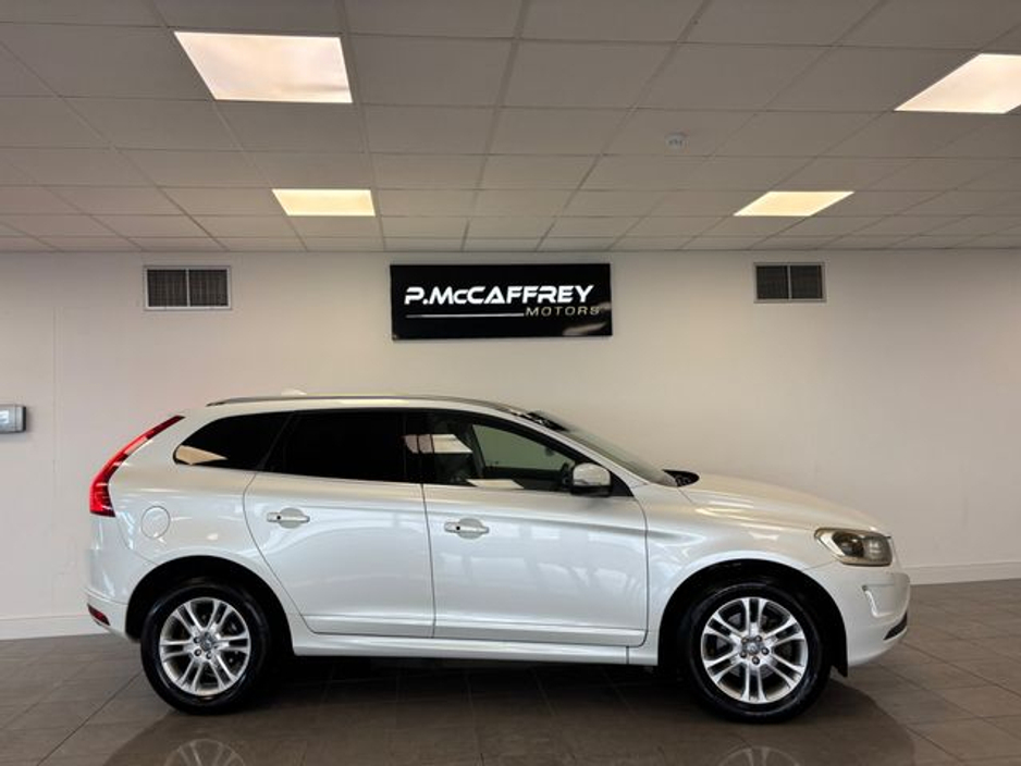 2015 Volvo XC60 D4 (181hp) FWD SE Lux Geartronic €11,995