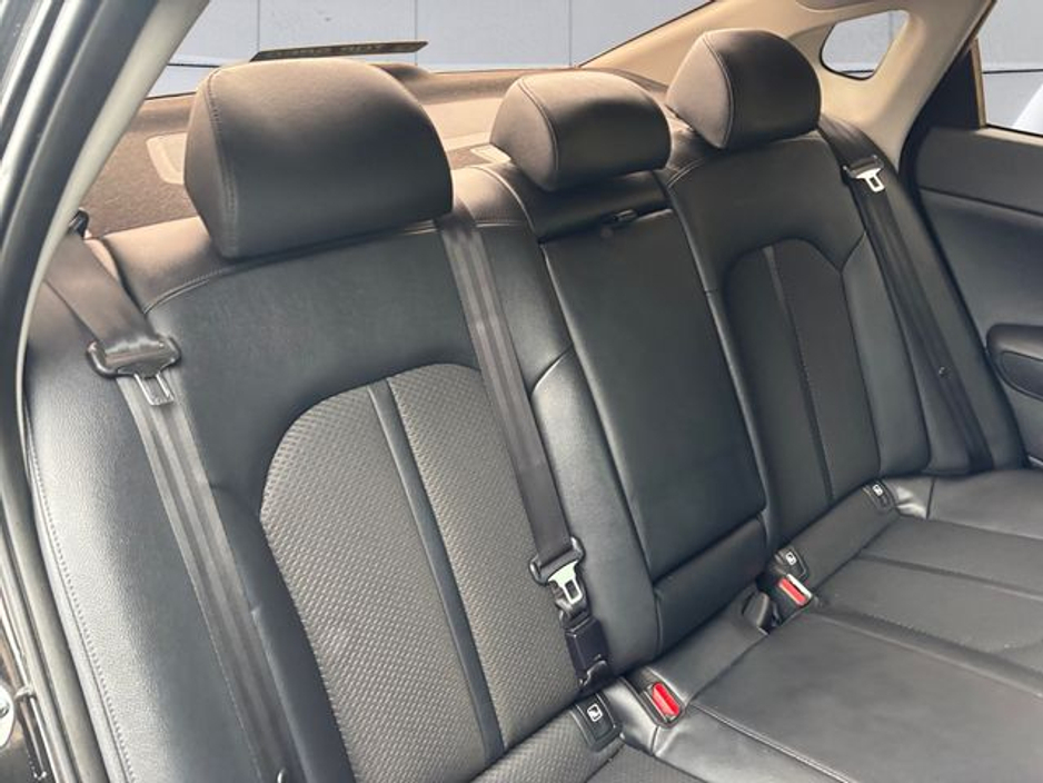 2017 Kia Optima - image 12