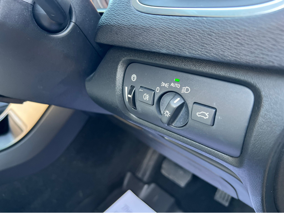 2016 Volvo V40 == AUTO//FULL LEATHER//LOW KMS//LIKE NEW== €14,950