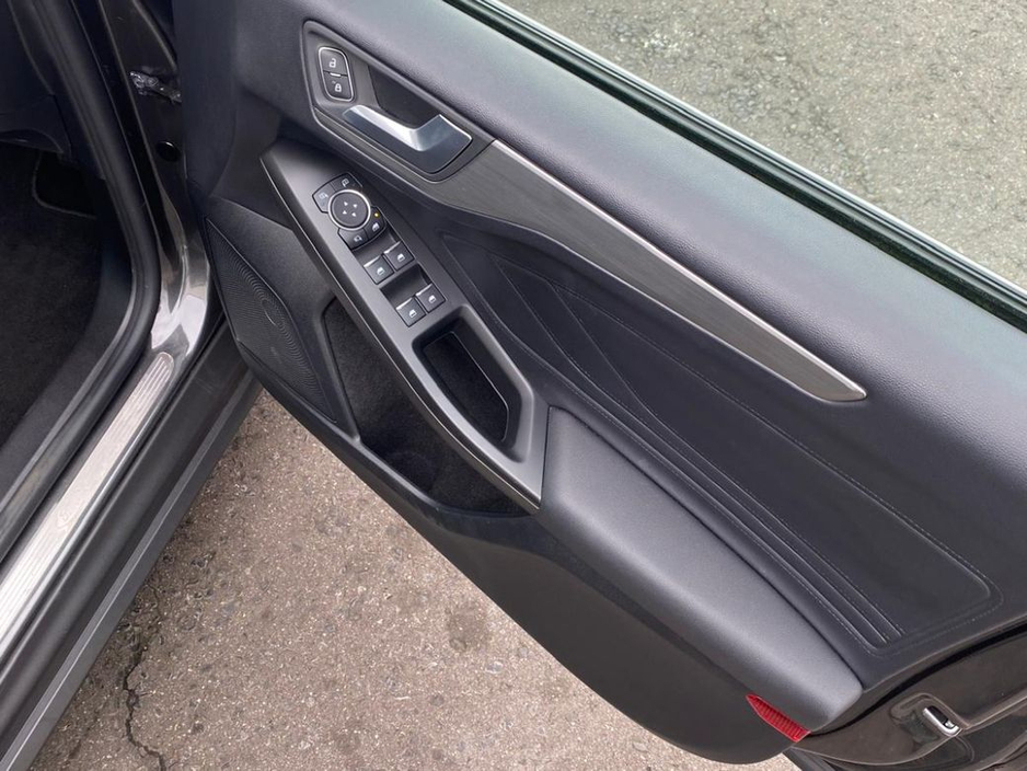 2021 Ford Focus - image 13