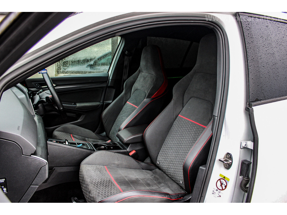 2021 Volkswagen Golf - image 29