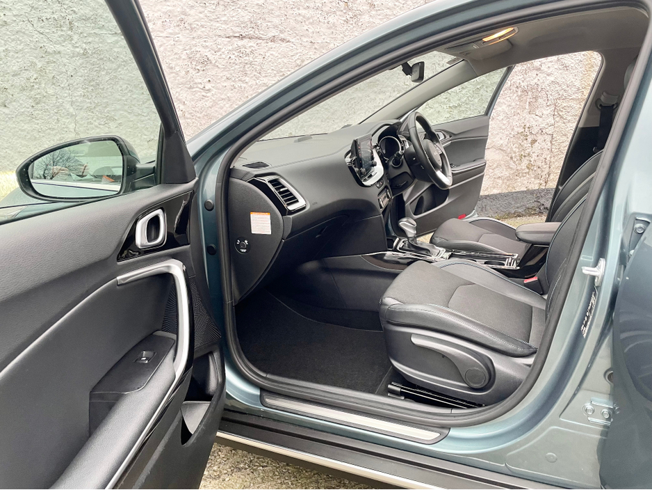 2023 Kia XCeed - image 30