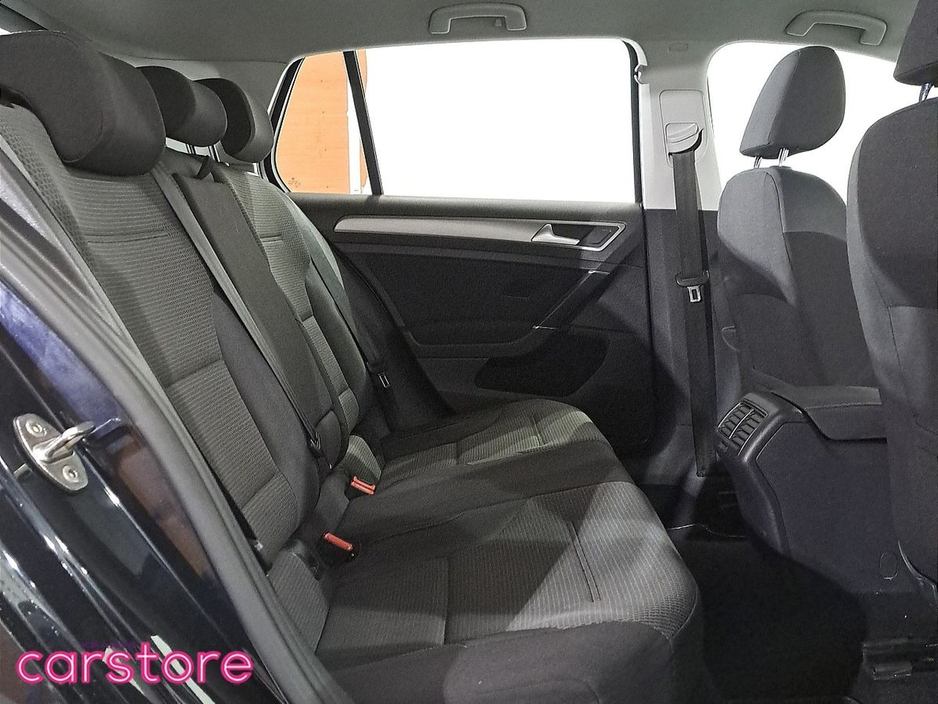 2016 Volkswagen Golf - image 13