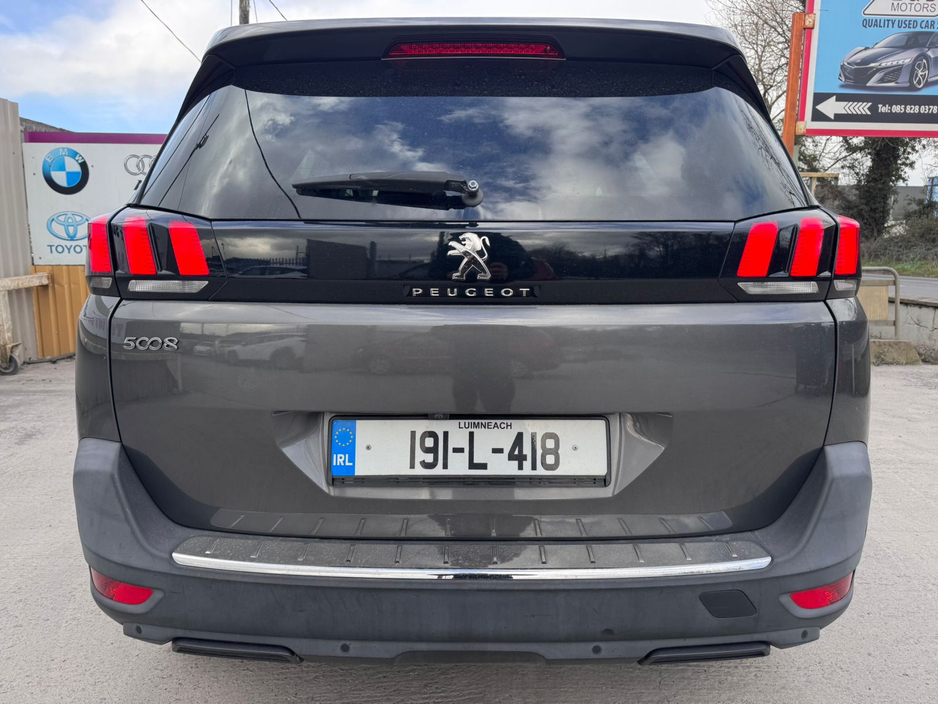2019 Peugeot 5008 - image 4