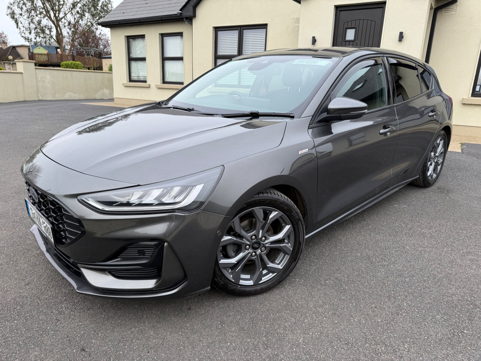 2024 Ford Focus - image 2