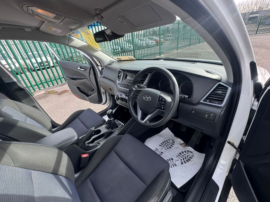 2016 Hyundai Tucson - image 12