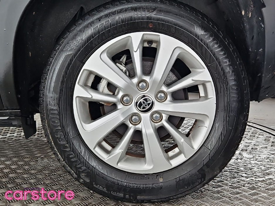 2021 Toyota Yaris Cross - image 14