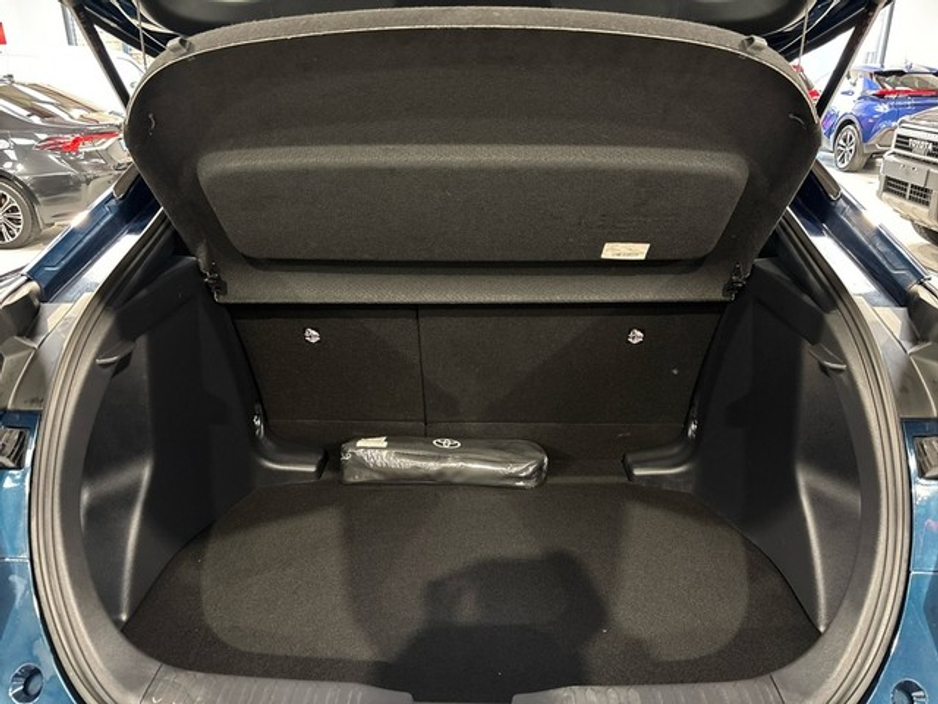 2024 Toyota C-HR HYBRID SPORT+ AUTO