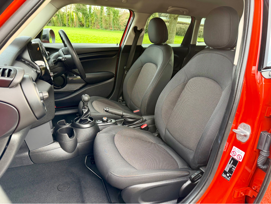 2018 MINI Cooper D - image 20