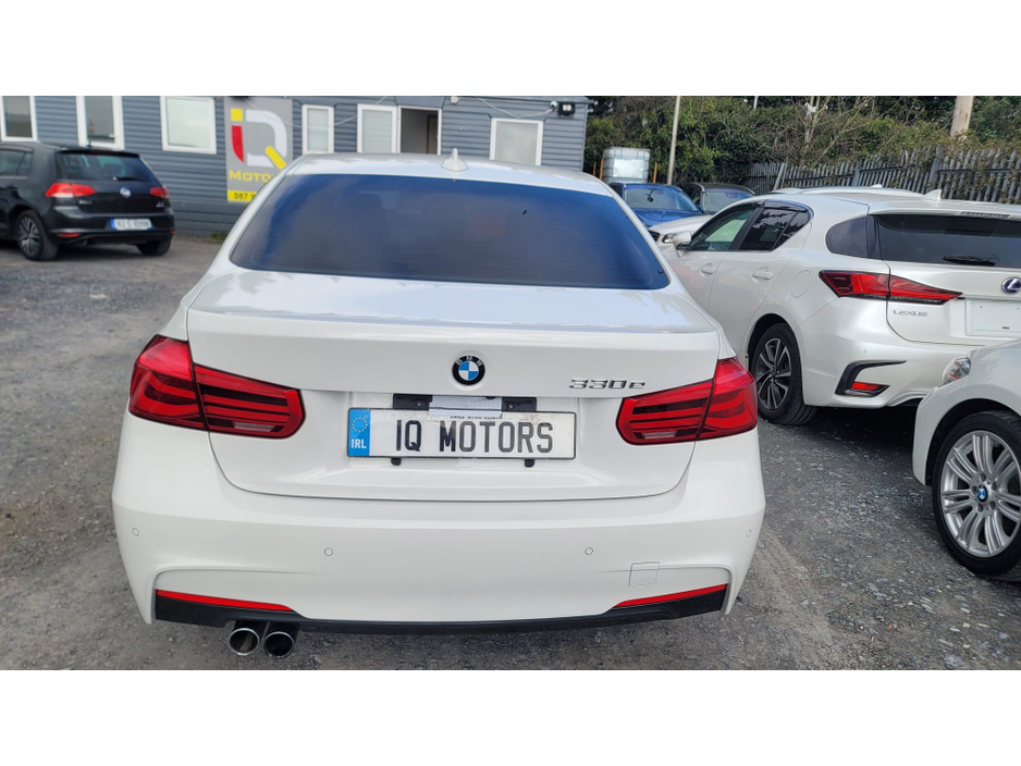 2016 BMW 3 Series - image 5