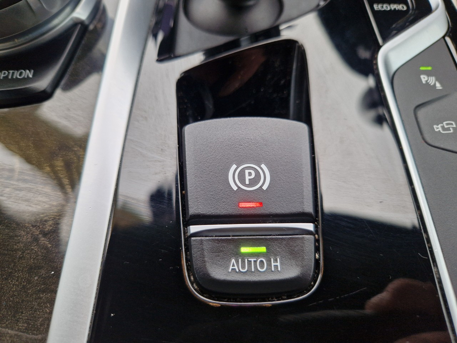 2018 BMW 5 Series - image 45