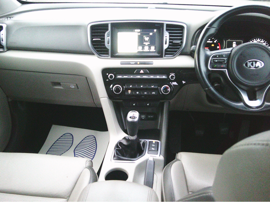 2017 Kia Sportage NCT 2027,€200 TAX, LEATHER  HEATED SEATS, REVERSE CAMERA, CRUISE, TAXED , LOW KMS. €15,999