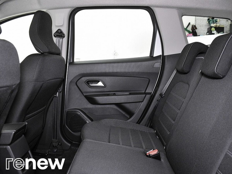 2022 Dacia Duster - image 11