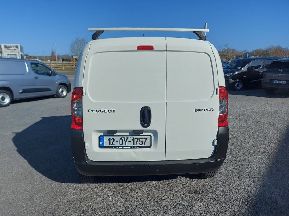 2012 Peugeot Bipper - image 3