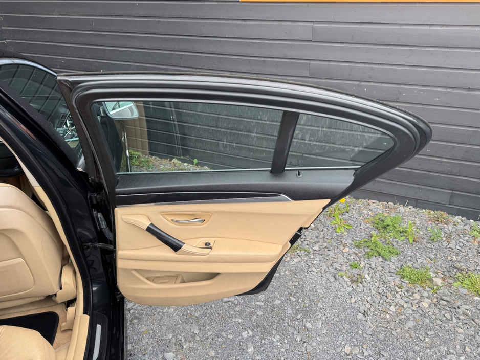 2010 BMW 5 Series - image 18