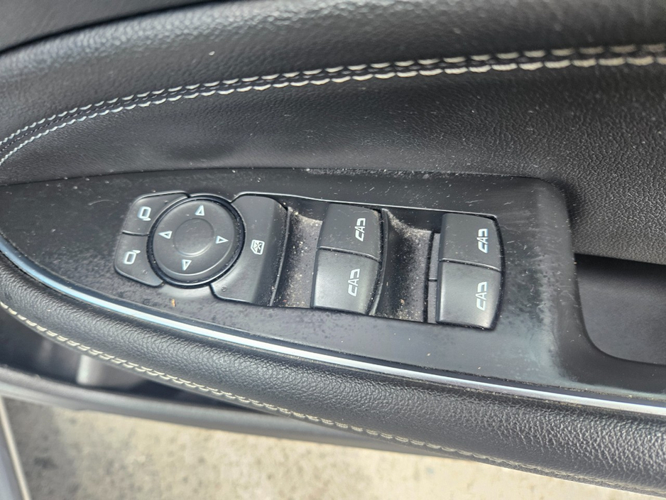 2018 Opel Insignia - image 11