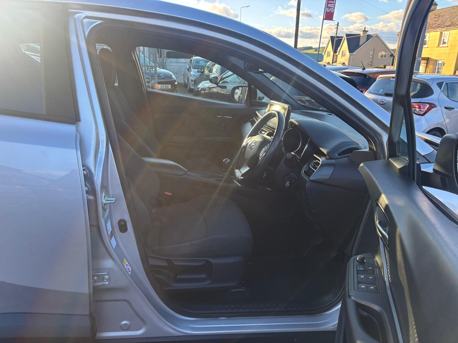 2017 Toyota C-HR 1.2T LUNA 4DR  PETROL €16,250