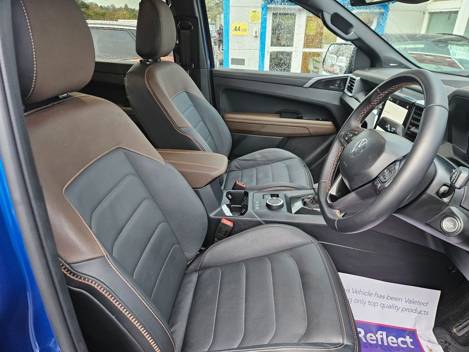 2025 Volkswagen Amarok - image 9